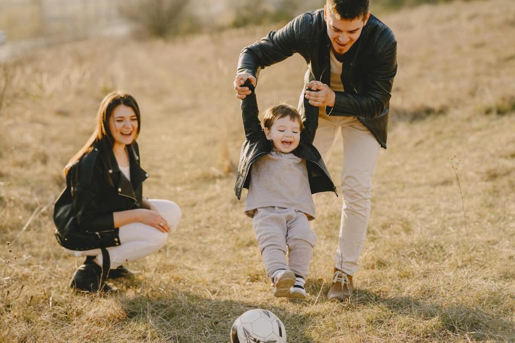 Complexity of a good parent and children dilemma